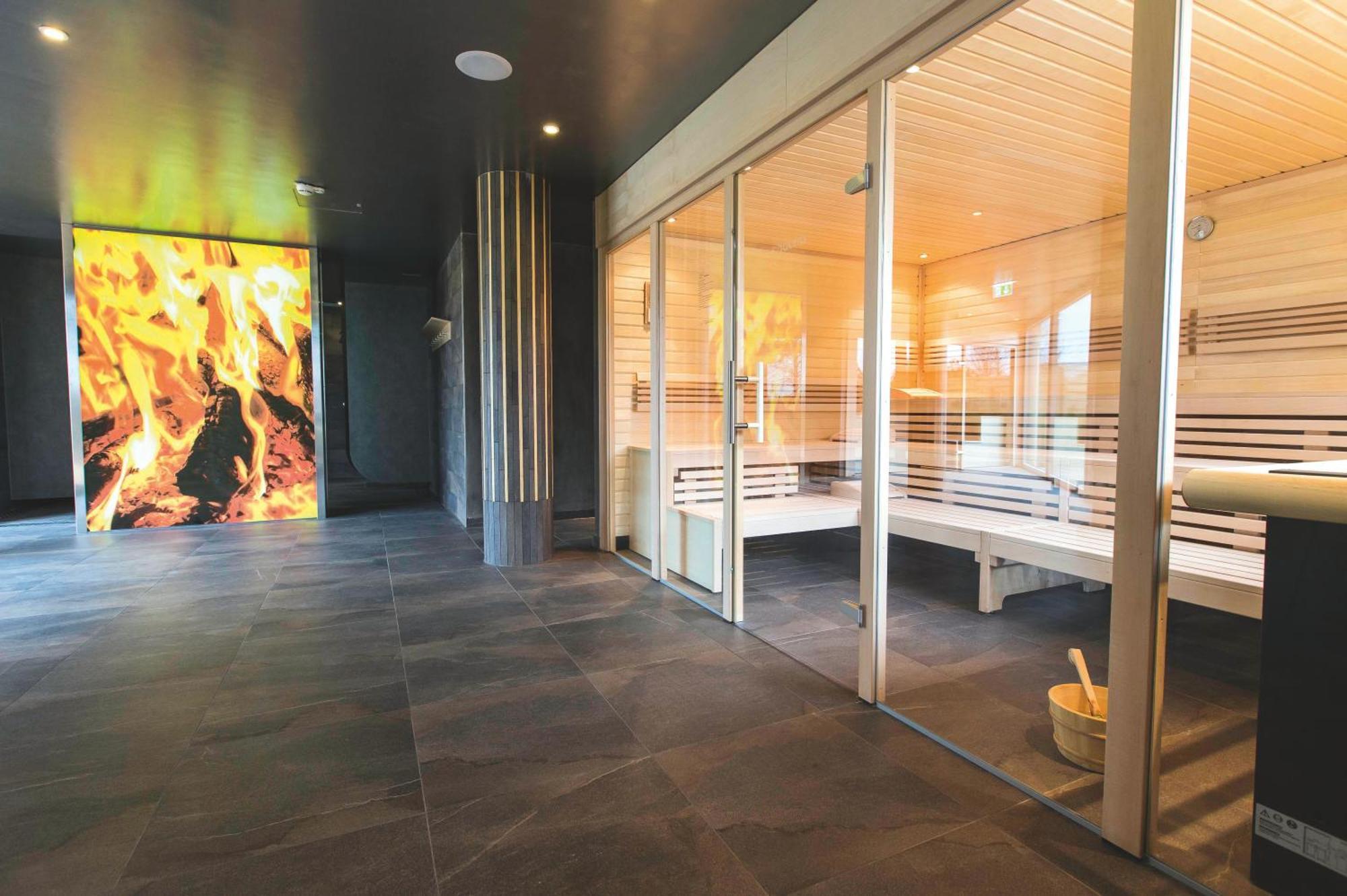 Momentum Hotel Anif Exterior photo